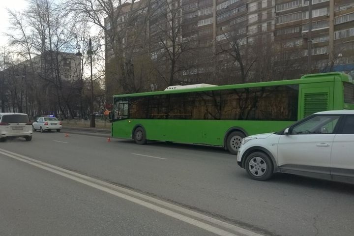  тюмени автобус насмерть сбил пенсионерку 