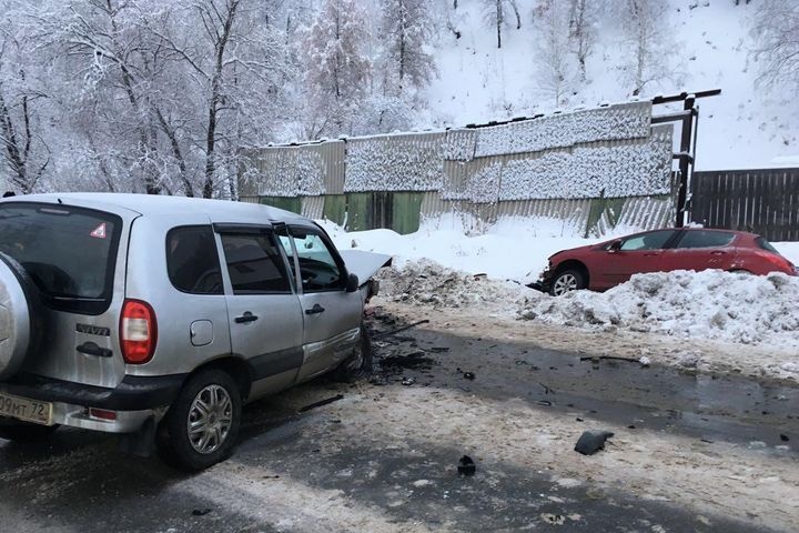  тобольске бесправник устроил дтп 