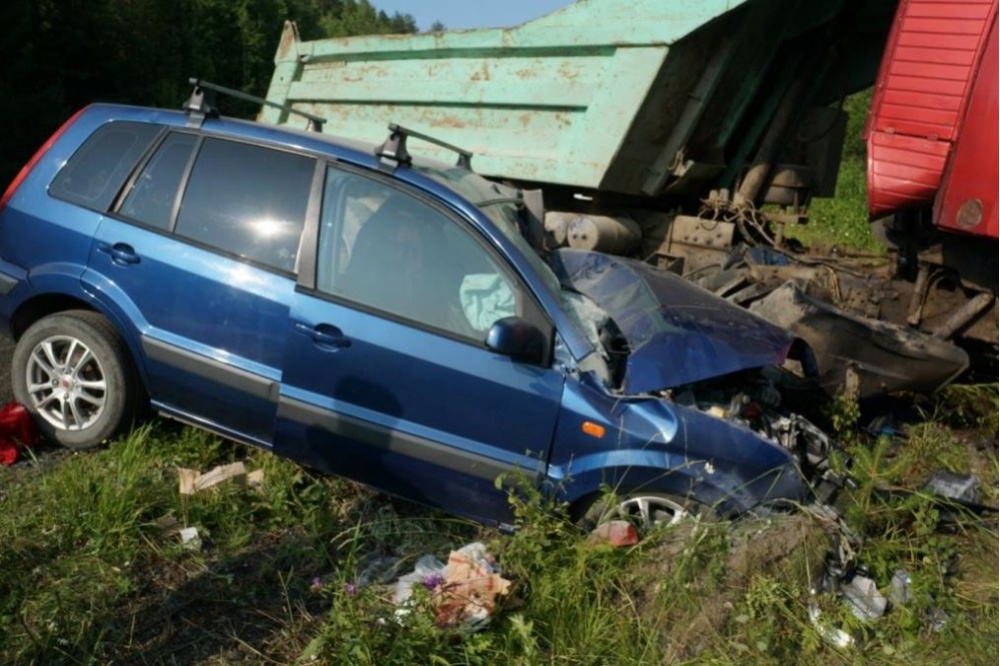  нижним тагилом автоледи устроила тройное дтп 