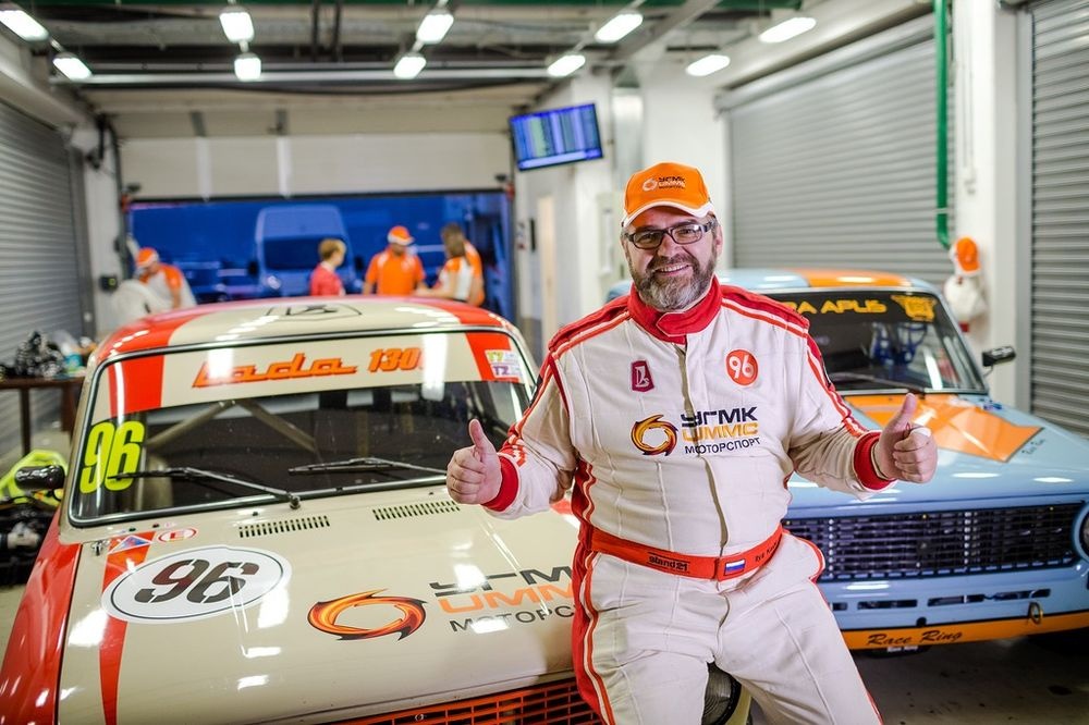 Автогонщик УГМК выиграл престижные ретрогонки Moscow Classic Grand Prix