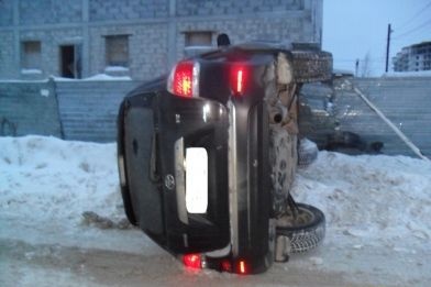  ханты-мансийске кроссовер врезался toyota опрокинулся 