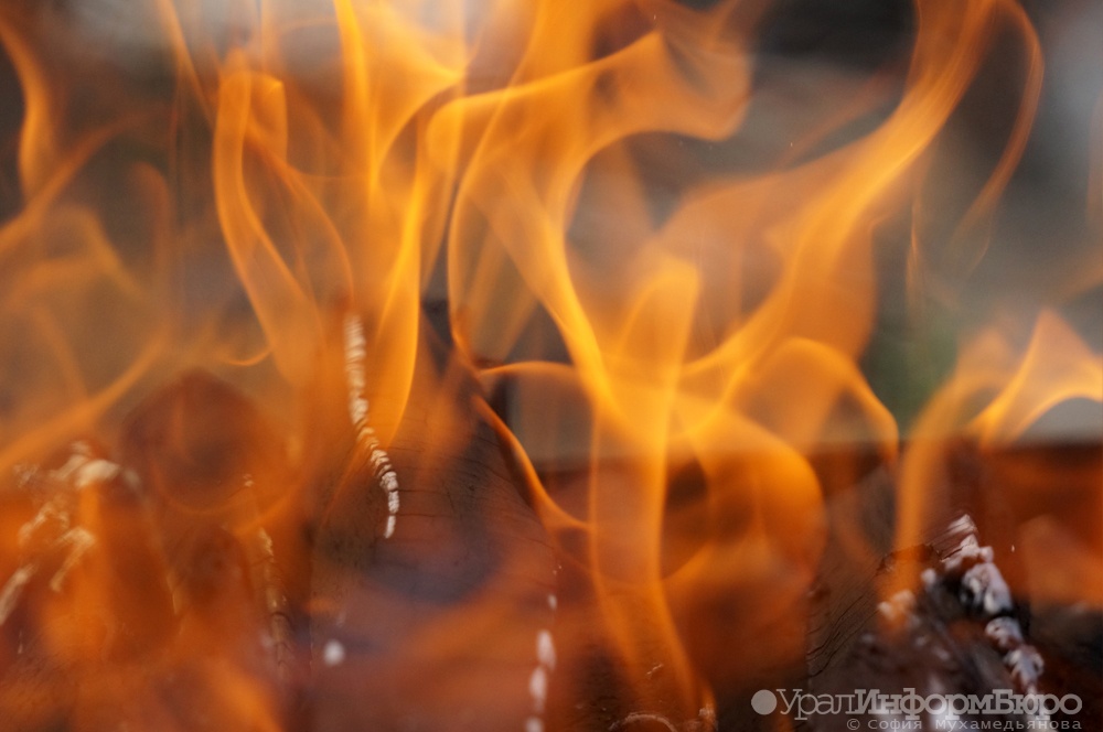 При пожаре в Свердловской области погибли четверо пенсионеров