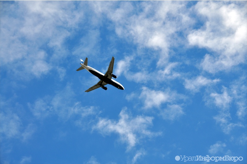  самолет utair долетел сургута технических неполадок 