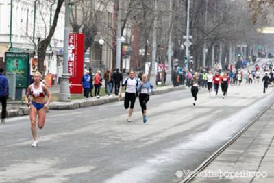  майскую прогулку вышло вдвое екатеринбуржцев 