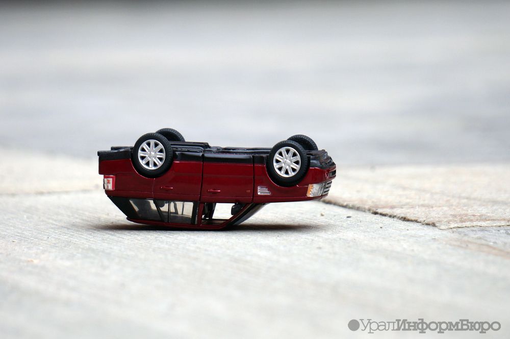  тюменской трассе пьяный водитель renault вылетел кювет погиб 