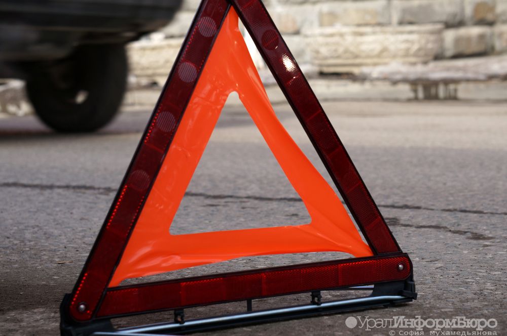  екатеринбурге десятка протаранила колонку 