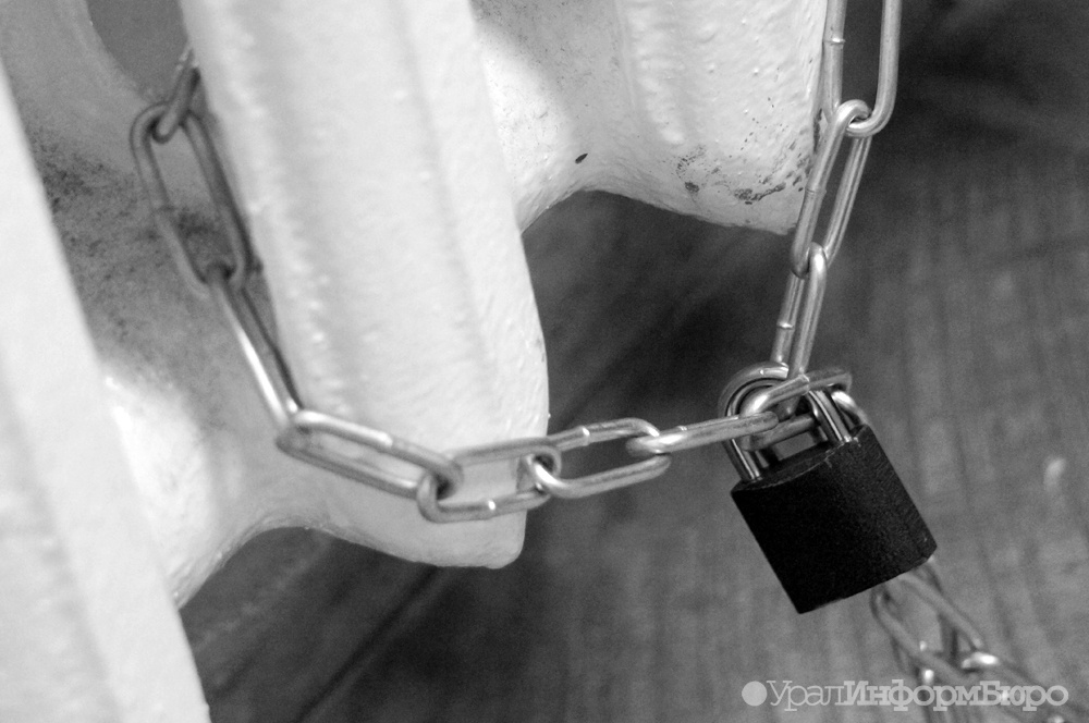  челябинске бывшие зэки пытали мужчину утюгом степлером 