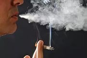 Россияне сократили походы в курилку