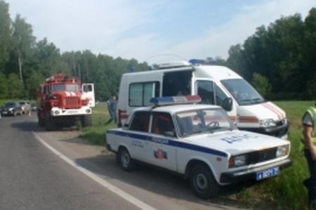  тюменью автобуса лопнуло колесо пострадали девочки 