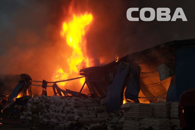  гремели взрывы екатеринбургом горел склад пиротехникой 