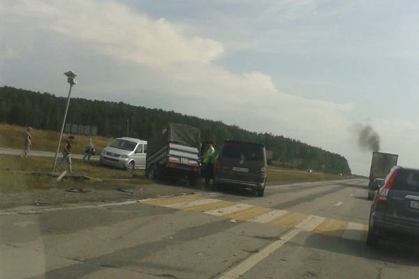  трассе екатеринбургом произошло тройное дтп 