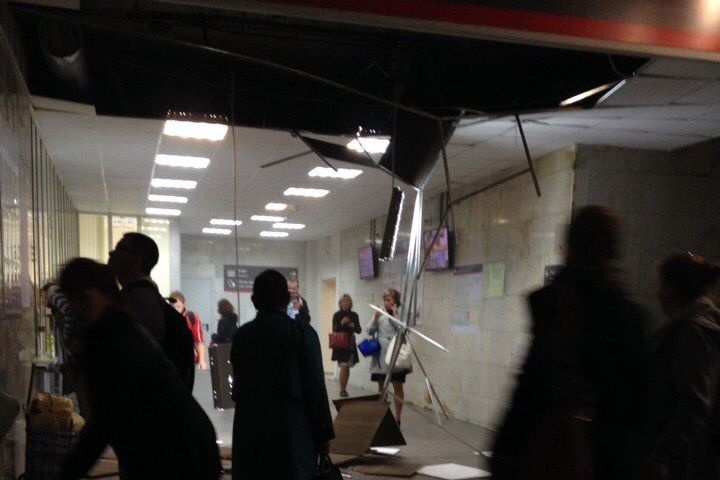  пригородной кассе екатеринбургском вокзале рухнул потолок 