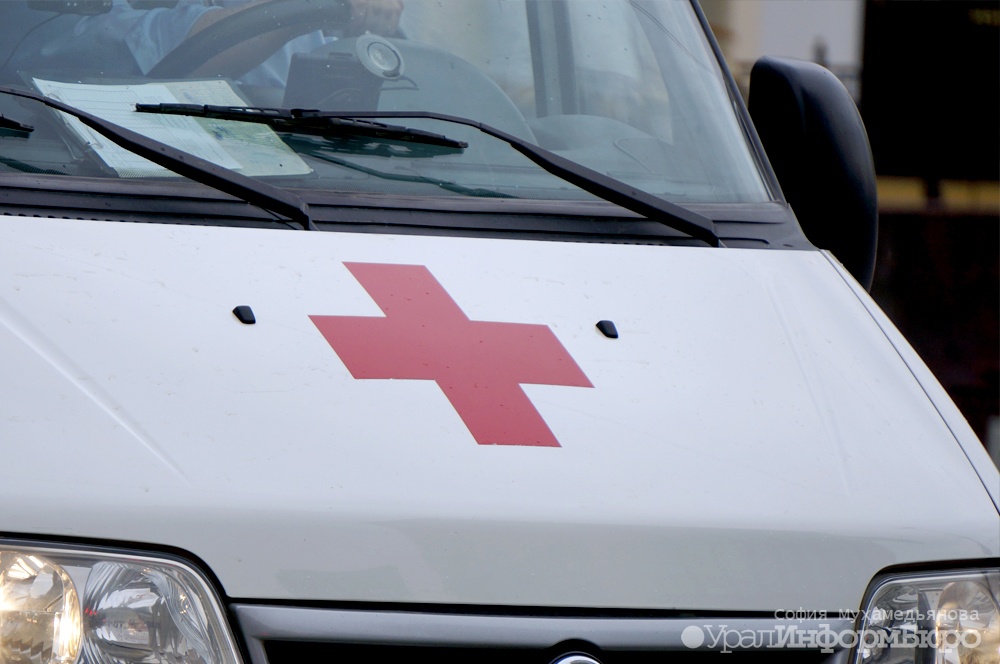  южном урале mitsubishi pajero задавил курильщиков обочине 