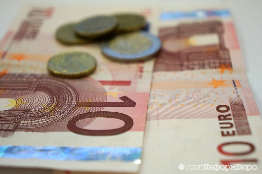  уронил курс евро 