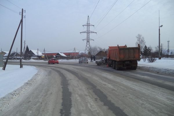 Из-за трагедии с КамАЗом для городского автомобильного транспорта перекрыли дороги посёлка Садовый
