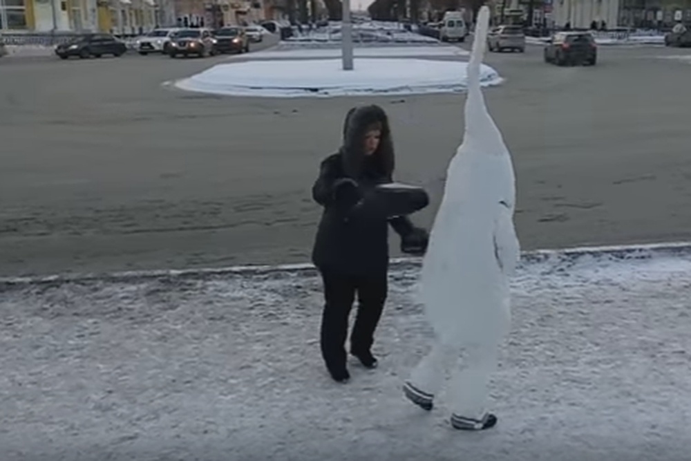  первоуральске человека-сперматозоида выгнали площади 
