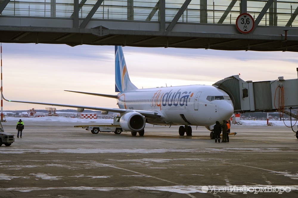  екатеринбуржцев севшего челябинске boeing увезли автобусах 