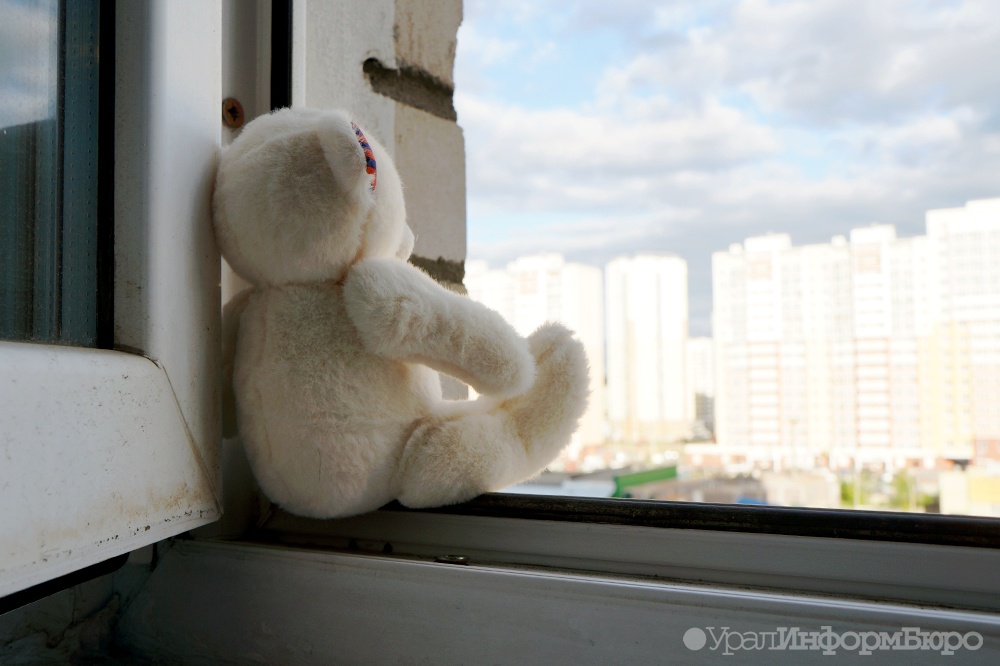  6-летняя екатеринбурженка выжила падения этажа 