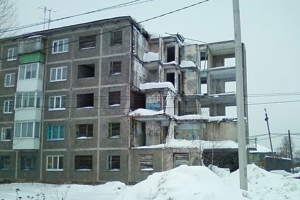  первоуральцы разрушенной взрывом пятиэтажки достучались скр 