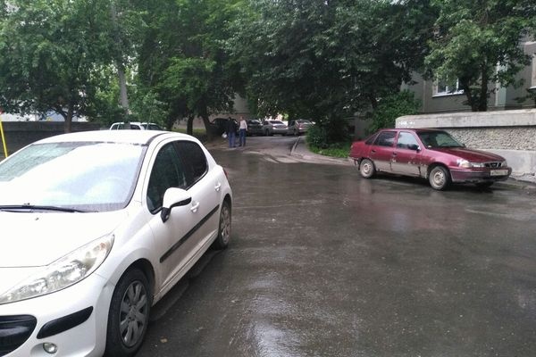  екатеринбурге колеса авто попала 9-летняя девочка 