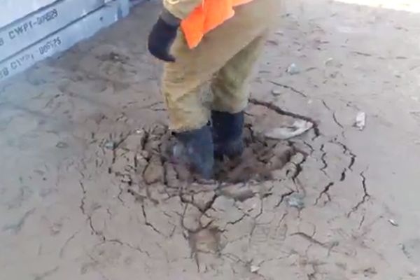 На Ямале поплыла земля