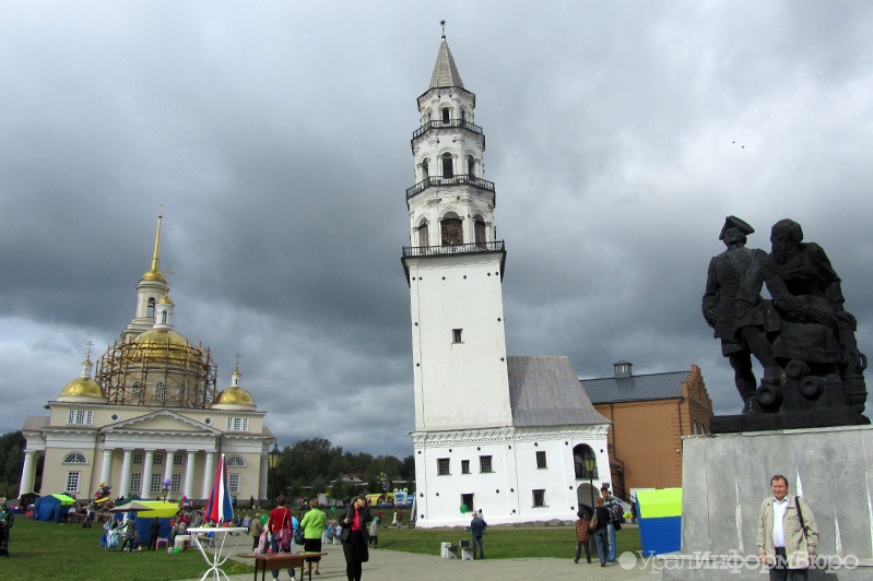  туристов забрались невьянскую башню 