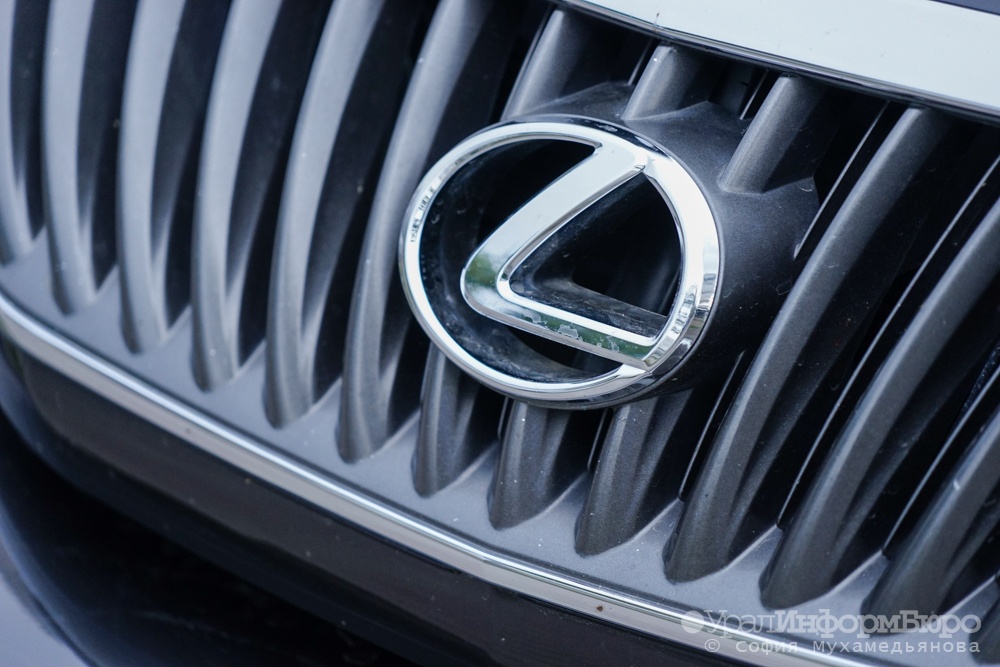  домушник рулем lexus протаранил машин 