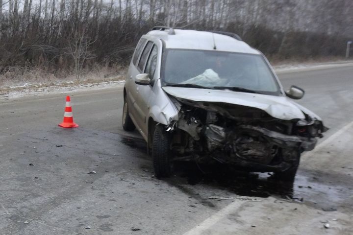  лобовом дтп невьянском пострадали человека 