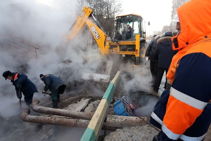  лопнувшую свердловском поселке трубу чинили 