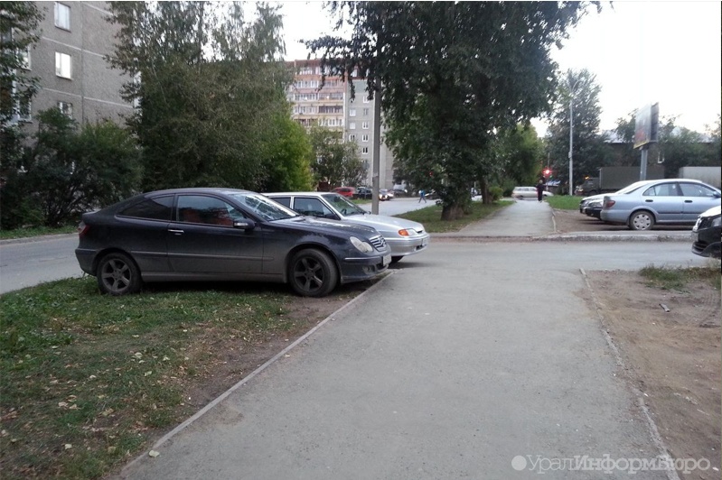  автомобилисты ликуют суд отменил штрафы парковку газонах 