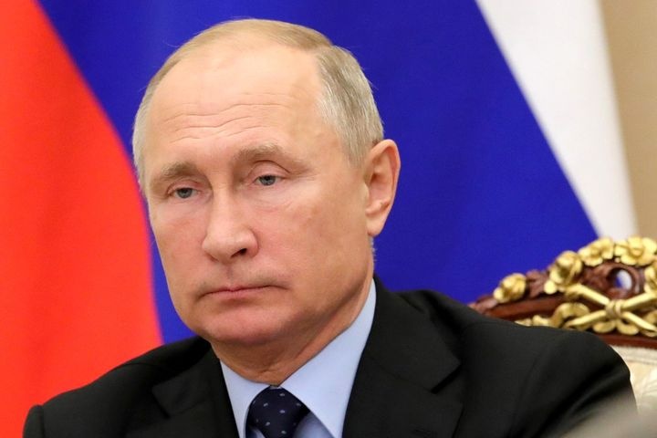  путин окончательно разрешил депутатам сенаторам отказаться доплат пенсиям 