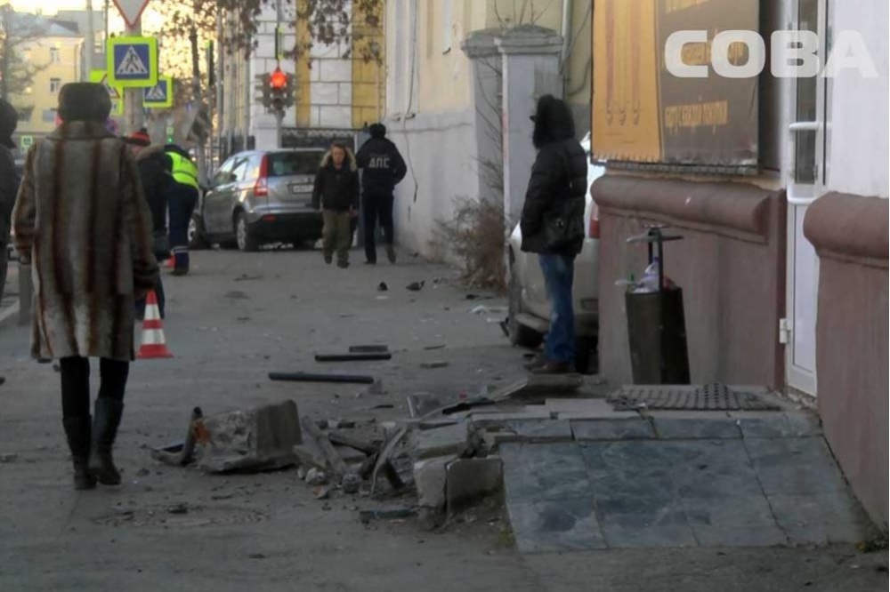  екатеринбургских водителей просят помочь расследовании дтп фурманова 