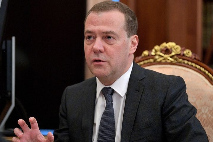 медведев предложил путину переименовать министерств 