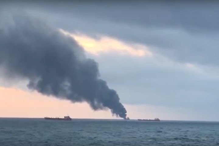  спасатели потеряли надежду найти выживших горящих судах керченском 