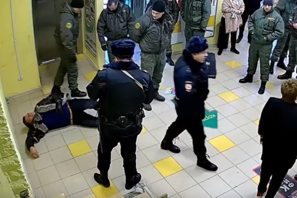 сова осталась лицензии избиения директора центра эма 