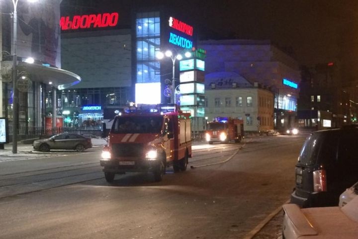 ночью центре екатеринбурга эвакуировали жильцов высотки 
