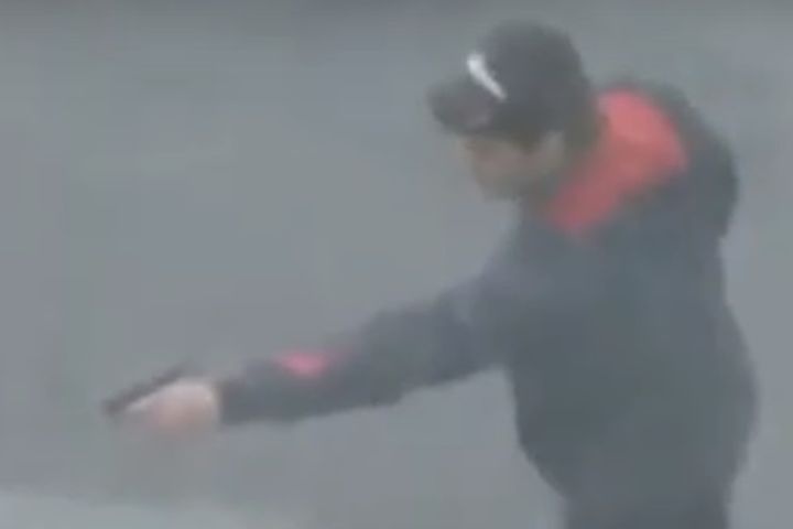  тагильчанин открыл стрельбу торговым центром 
