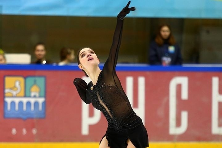  фигуристка медведева снялась клубничке 