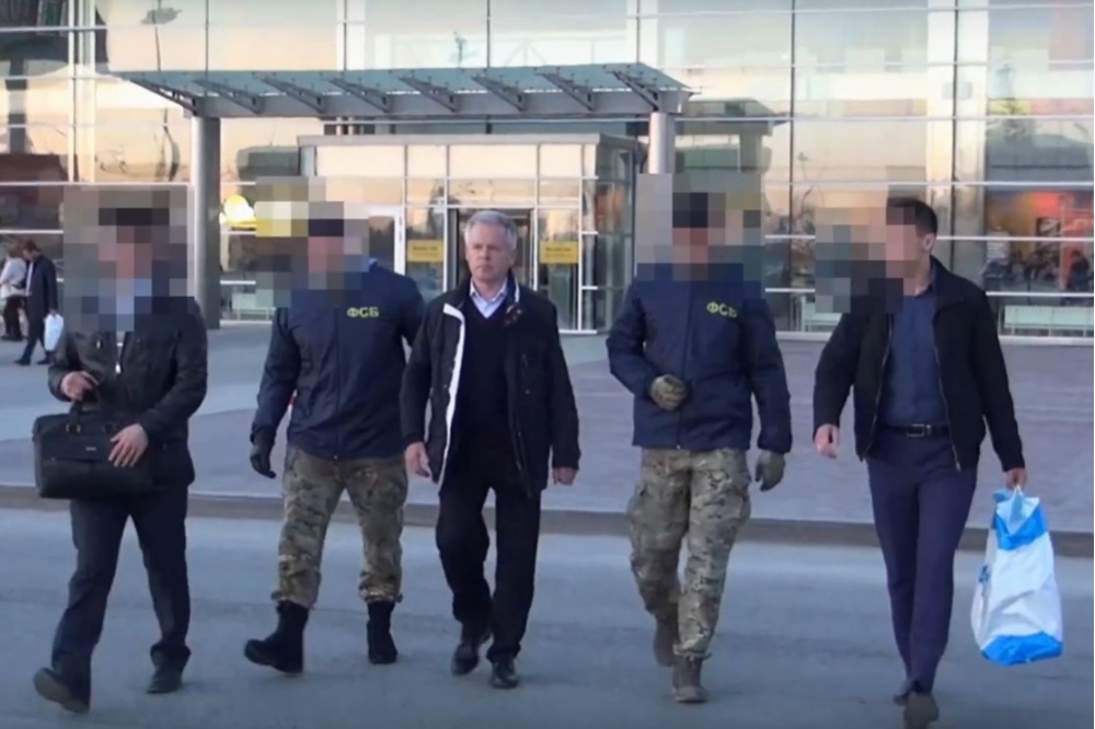  появились кадры задержания главы южного управленческого округа 