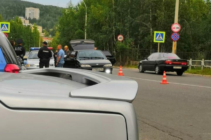  лихач новоуральске устроил гонку полицейскими 