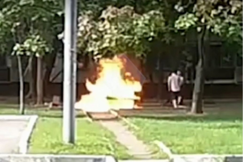  москве прохожий облил инвалида бензином поджег 