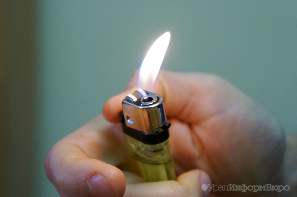  первоуралец сжег квартиру сознания лежал приятель 