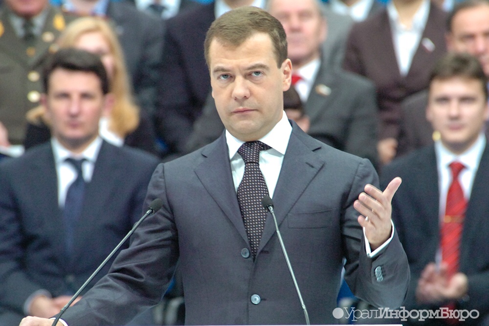  медведев обрадовал застройщиков сокращением сроков выдачи разрешений 