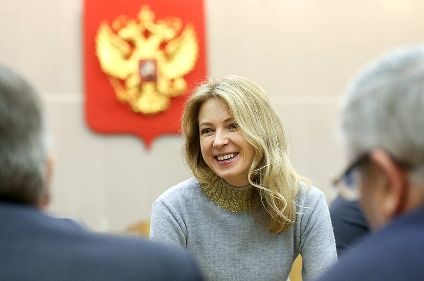  женщина нужна поклонской посоветовали уйти политики 