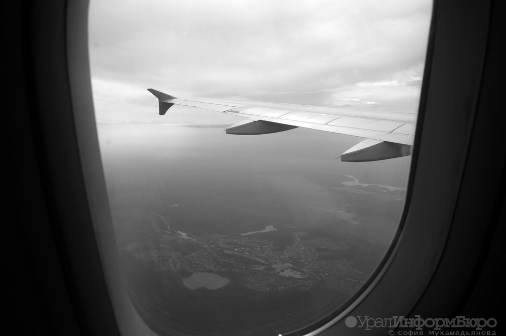  sukhoi superjet самолет выкатился пределы полосы 