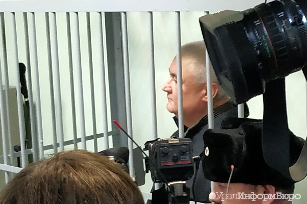  рублей миллионов свердловской железной миронова должностных дороги алексея 