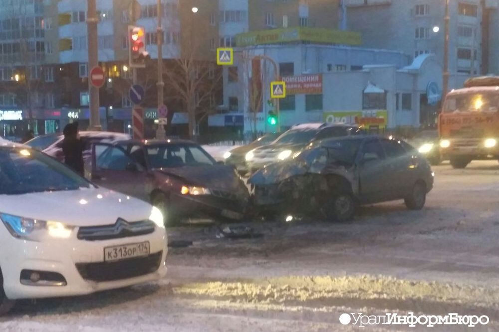  днем жестянщика дтп визе образовалась огромная пробка 