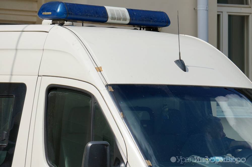  московский триллер автомобиль повалил вышку рабочими 