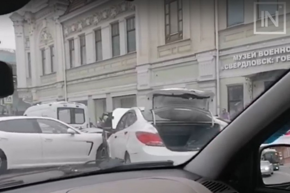  известны подробности массового дтп центре екатеринбурга 