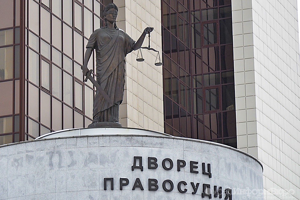  выжившим жуткой аварии мазом свердловчанам выплатят рублей 